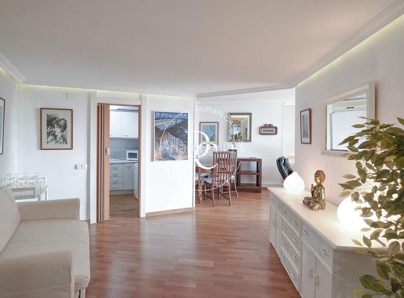 Foto 5ca3000b-8d52-48cb-beda-86c88d62afd8. Etagenwohnung mit heizung in Marina Botafoc-Talamanca Ibiza