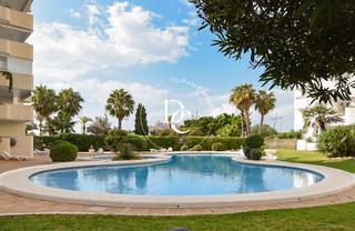 Pis a Marina Botafoc-Talamanca. Piso de 120 m2 con piscina, vistas y terraza en venta en marina