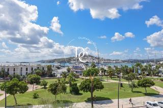 Pis a Marina Botafoc-Talamanca. Piso de lujo de 300 m2 con piscina, vistas y terraza en venta en