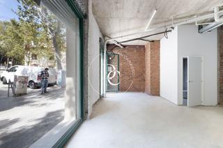 Affitto Locale commerciale in Carrer de cartagena 266. Local comercial de 42 m2 en alquiler en sagrada familia, barcelo