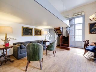 Appartamento  Carrer de colom. Piso de 61 m2 con vistas en venta en el gòtic, barcelona