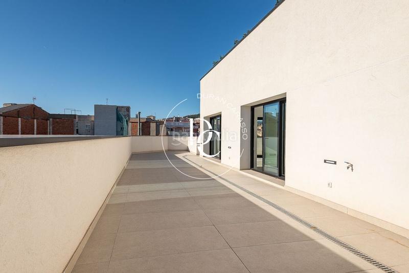 Foto 388040fe-0741-4a11-a0de-697f5a38ae03. Ático  de 80 m2 con vistas y terraza en venta en navas, en Barcelona
