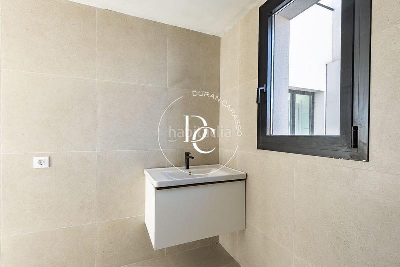Foto a1de24ca-4cbe-4d71-bc6c-83b493b506ad. Ático  de 80 m2 con vistas y terraza en venta en navas, en Barcelona
