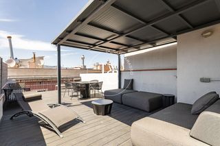 Ático  Carrer dels escudellers. Ático de 111 m2 con vistas y terraza en venta en el gòtic, barce