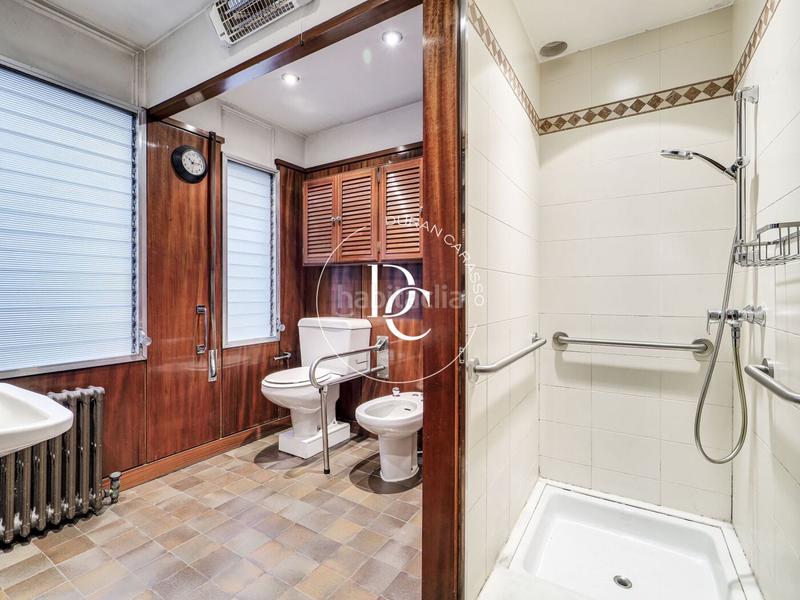 Foto 346b425d-8608-4083-9df0-d875bf56e65b. Casa amb calefacció aparcament a Putget - Farró Barcelona