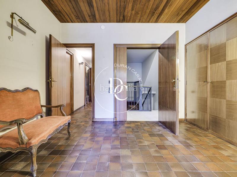 Foto 3b206581-ac49-41eb-a8a6-86ef22f5057e. Casa amb calefacció aparcament a Putget - Farró Barcelona