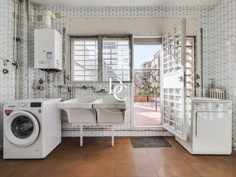 Foto 4da14303-67a5-4f9a-9dc5-9ea9986077c2. Casa amb calefacció aparcament a Putget - Farró Barcelona