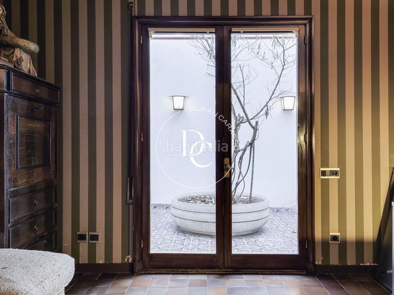 Foto 756adf7c-b437-407c-b13f-0754ab0f9aa4. Casa amb calefacció aparcament a Putget - Farró Barcelona