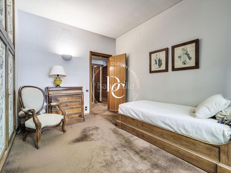 Foto ce502168-d725-4438-93d4-cd722c61b619. Casa amb calefacció aparcament a Putget - Farró Barcelona