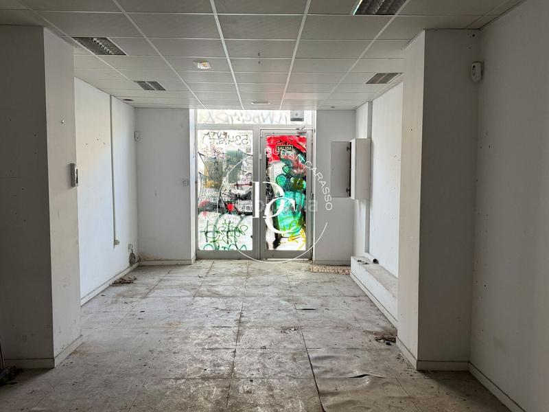 Foto 77642036-9950-425b-9123-4e4fd727488a. Local comercial a Sant Antoni Barcelona