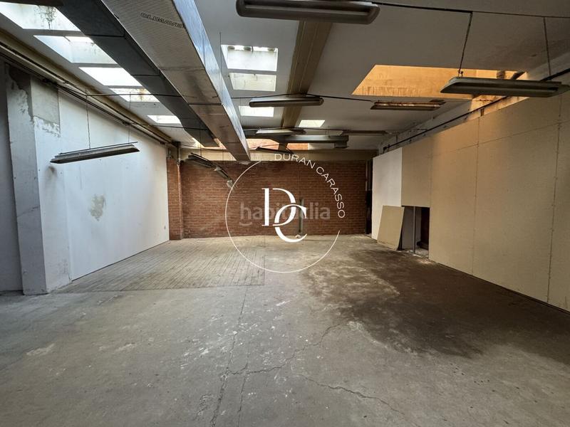 Foto b27d667f-4f43-4311-83e1-81837f1dc532. Local comercial a Sant Antoni Barcelona