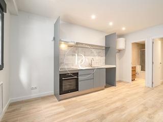 Local commercial  Carrer d'en grassot. Local comercial de 31 m2 en venta en barcelona
