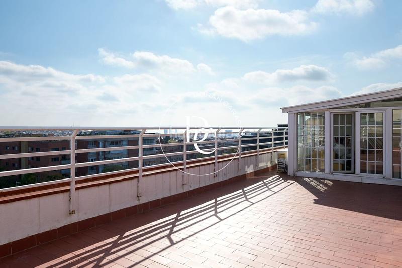 Foto 2b1ff8a1-60c5-44df-bf96-7dfb098dfe39. Àtic amb calefacció a Sarrià Barcelona