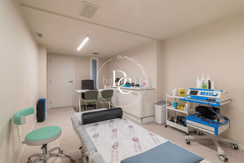 Foto 49e428f3-ad42-4e19-b6b1-85de002594a5. Locale commerciale in Barri de les Corts Barcelona