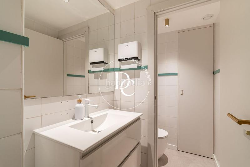 Foto ee8a6b84-ce46-4ae7-b729-ab8fd3527d70. Locale commerciale in Barri de les Corts Barcelona