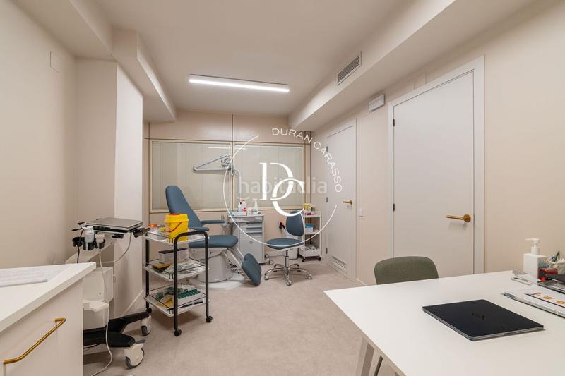 Foto fa353fb5-ea88-4394-aa95-b946fb7abbd4. Locale commerciale in Barri de les Corts Barcelona