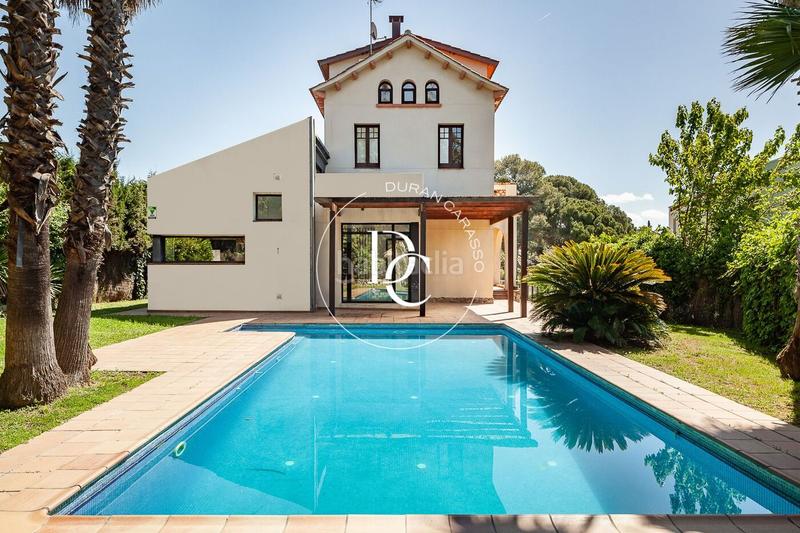 Foto 201e7ee2-e16f-43c0-9755-221d319e356a. Casa  de lujo de 344 m2 con piscina en venta en Sant Cugat del Vallès