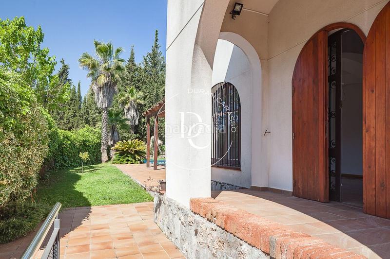 Foto 36d01245-fb84-45b9-812d-b0a8a19068ed. Casa  de lujo de 344 m2 con piscina en venta en Sant Cugat del Vallès