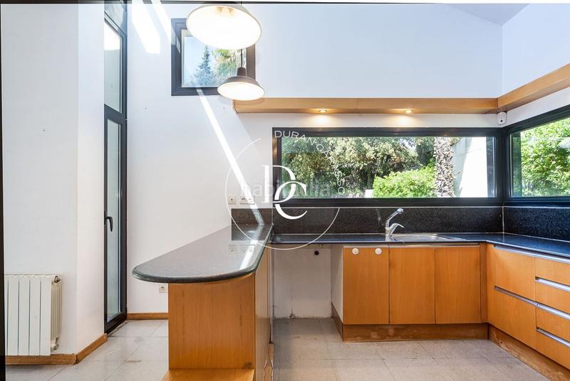 Foto 502f3a7d-abe8-4e04-98e7-0e2f73fc2bbb. Casa  de lujo de 344 m2 con piscina en venta en Sant Cugat del Vallès