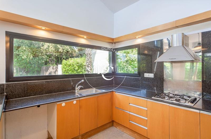 Foto 7e3d2e74-22ac-4498-8a7b-ff9a871f6454. Casa  de lujo de 344 m2 con piscina en venta en Sant Cugat del Vallès