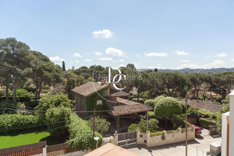 Foto 9d817224-c628-4ca5-8510-56483c5f9e7f. Casa  de lujo de 344 m2 con piscina en venta en Sant Cugat del Vallès