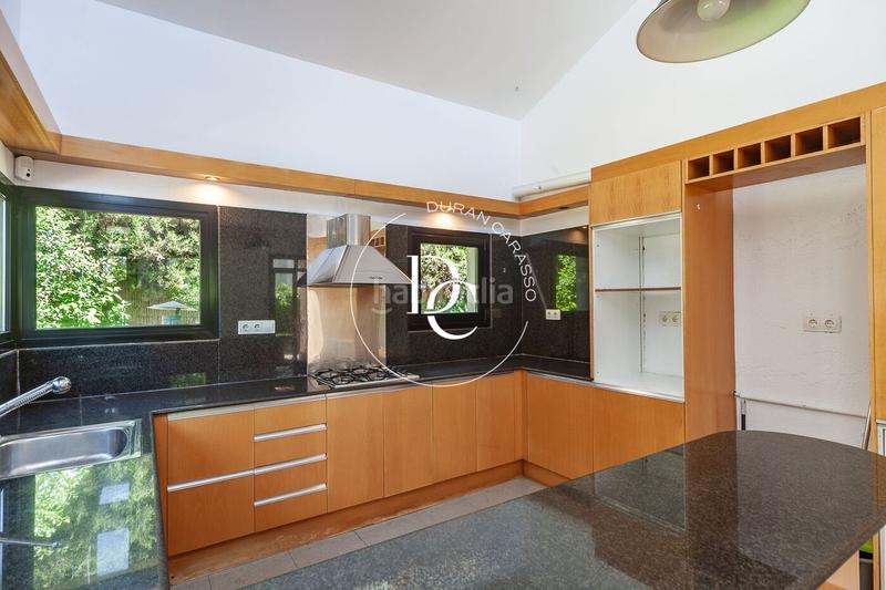 Foto ca1ee5ce-fa92-4620-b7f4-ef423b4143ab. Casa  de lujo de 344 m2 con piscina en venta en Sant Cugat del Vallès