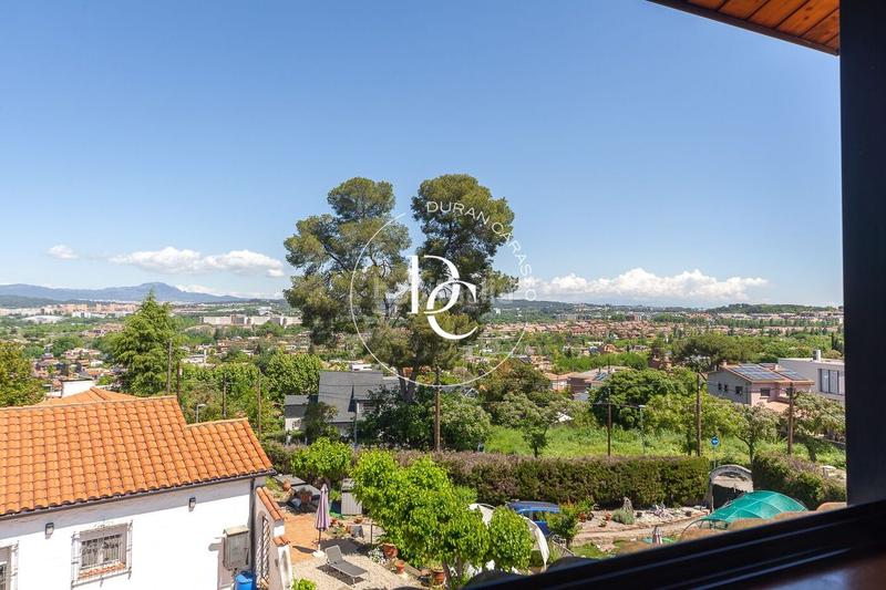 Foto cf85c4ba-9b9a-4300-a0a9-667b6f3a4957. Casa  de lujo de 344 m2 con piscina en venta en Sant Cugat del Vallès
