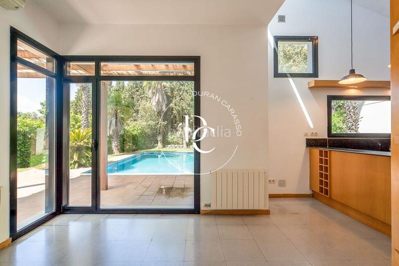 Foto d1d36b4d-1069-4c9d-851a-fa9b8ea9c658. Casa  de lujo de 344 m2 con piscina en venta en Sant Cugat del Vallès