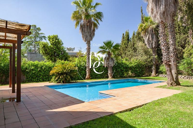 Foto d52c6ee5-64b9-4445-a077-bd58ca2304db. Casa  de lujo de 344 m2 con piscina en venta en Sant Cugat del Vallès