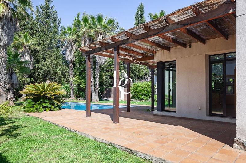 Foto d9dfc31a-1bb9-4be0-92eb-eb4121a43f21. Casa  de lujo de 344 m2 con piscina en venta en Sant Cugat del Vallès