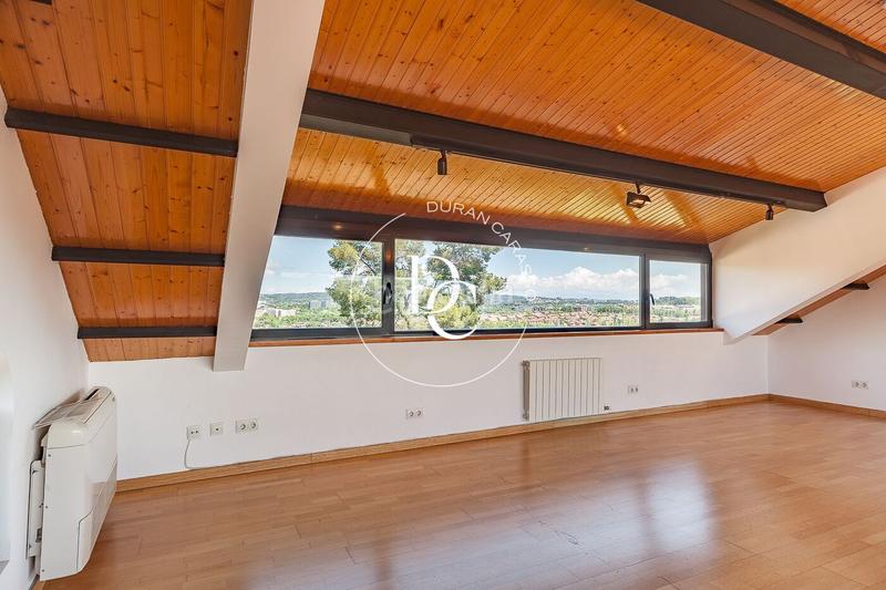 Foto fd38bc44-2ddd-4f85-ab32-179722e75c39. Casa  de lujo de 344 m2 con piscina en venta en Sant Cugat del Vallès