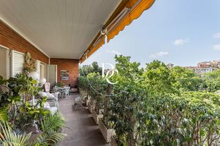 Piso  Carrer de ferran agulló. Piso de lujo de 497 m2 con vistas y terraza en venta en sant ger