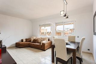 Ático  Carrer de vallfogona. Ático de 66 m2 con vistas en venta en vila de gràcia, barcelona