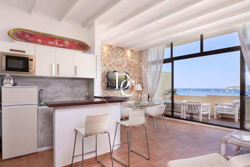 Foto 579cd72f-a4c4-44a5-abc0-40fa528f119c. Piso  de 82 m2 con piscina, vistas y terraza en venta en Sant Josep de sa Talaia