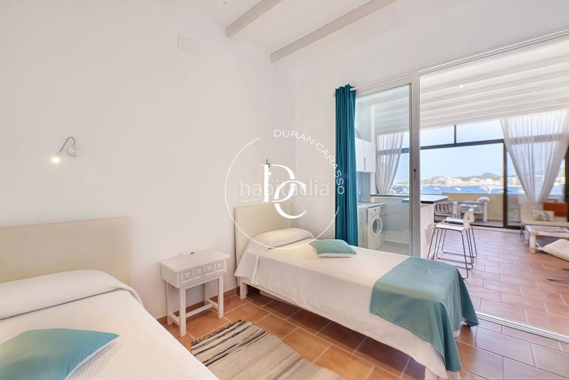 Foto be7098ae-3042-4645-87e6-da469e864db7. Piso  de 82 m2 con piscina, vistas y terraza en venta en Sant Josep de sa Talaia