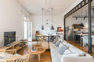 Piso  Carrer de casp. Piso de lujo de 185 m2 con terraza en venta en la dreta de leixa