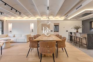 Appartement  Carrer d'aribau. Piso de lujo de 188 m2 con vistas y terraza en venta en sant ger