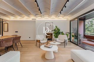 Pis  Carrer d'aribau. Piso de lujo de 188 m2 con vistas y terraza en venta en sant ger