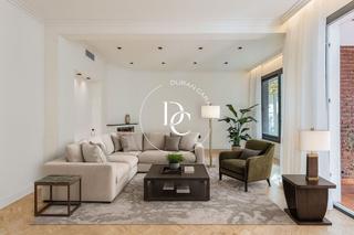 Etagenwohnung in Carrer d'Enric Granados