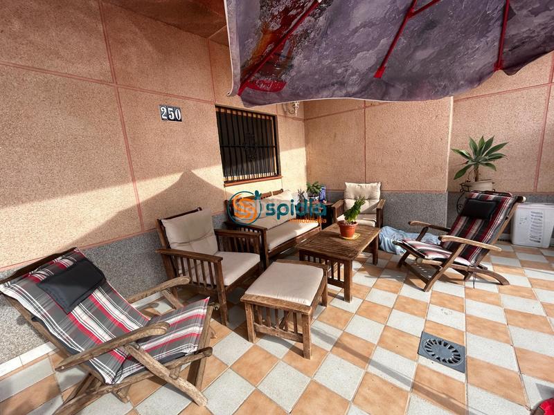 Foto d5159ddc-424c-4cd0-b09e-f2d893f10879. Chalet  independiente en la parte alta de todosol con excelentes vistas, piscina, jardín y huerto en Águilas