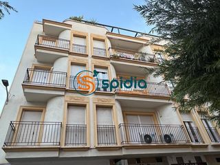 Etagenwohnung in Casco Antiguo. Venta de piso en el centro de águilas