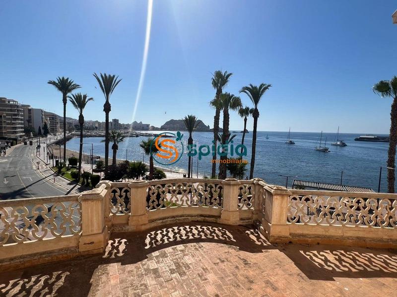 Foto c41a146d-d61f-4f2f-8d9b-53ccbc5af315. Edifici a Casco Antiguo Águilas