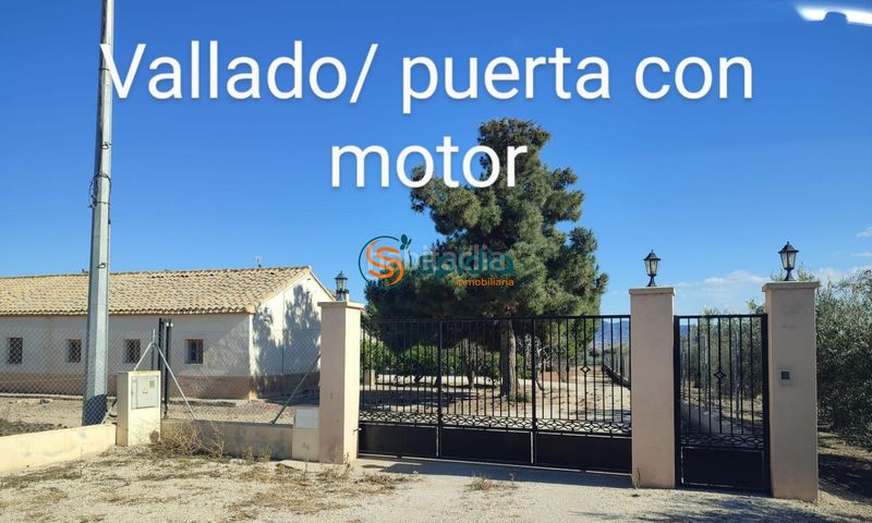 Foto b0728d98-e427-48f0-9100-c9a9fc2963d6. Casale con parcheggio in Marchena Lorca