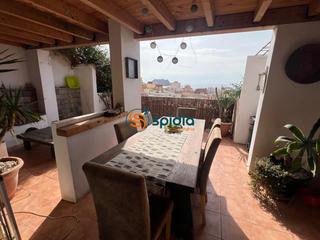 Casa adossada a Casco Antiguo. Casa pintoresca en el centro de águilas con espectaculares vista