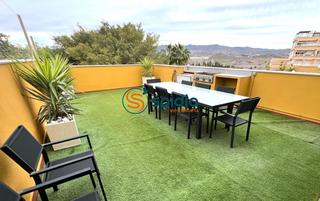 Triplex en El Hornillo. Trplex espacioso con piscina propia cubierta y vistas despejada