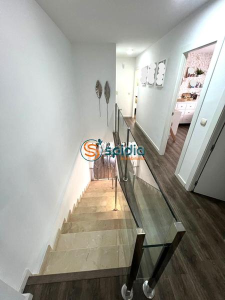 Foto ca51ca34-bbe8-4327-8e59-ed270a700ce4. A tre livelli con riscaldamento parcheggio piscina in Águilas