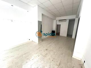 Affitto Locale commerciale in Casco Antiguo. Estupendo local comercial de 70 m2 construidos en pleno centro d