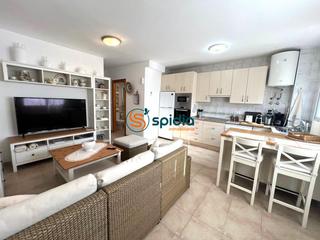 Apartament a Calabardina. Luminoso apartamento totalmente equipado a 250m de la playa en c