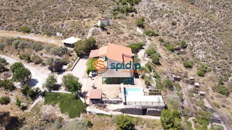 Foto dea0b336-dec3-4aaf-9355-cd00ff7abd2c. Masia amb aparcament piscina a Escucha Lorca