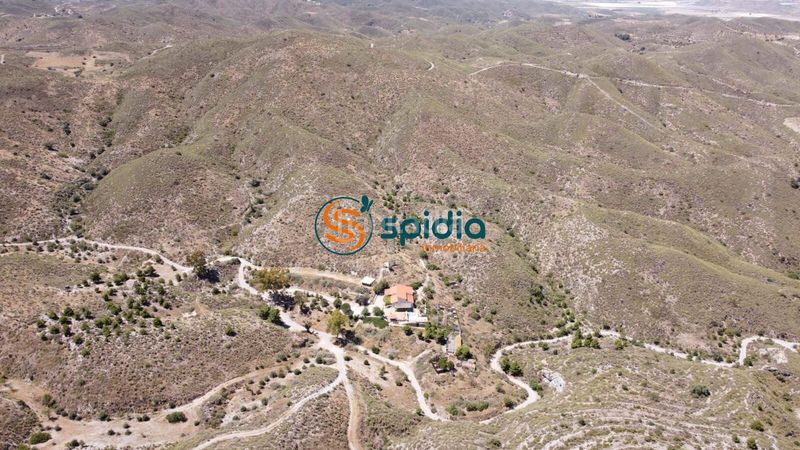 Foto ef19b5f8-7620-41e7-b298-284caed65377. Masia amb aparcament piscina a Escucha Lorca
